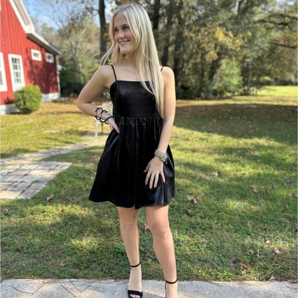 TCEC Black Metallic Shimmer Bow Dress - Picture 9 of 9